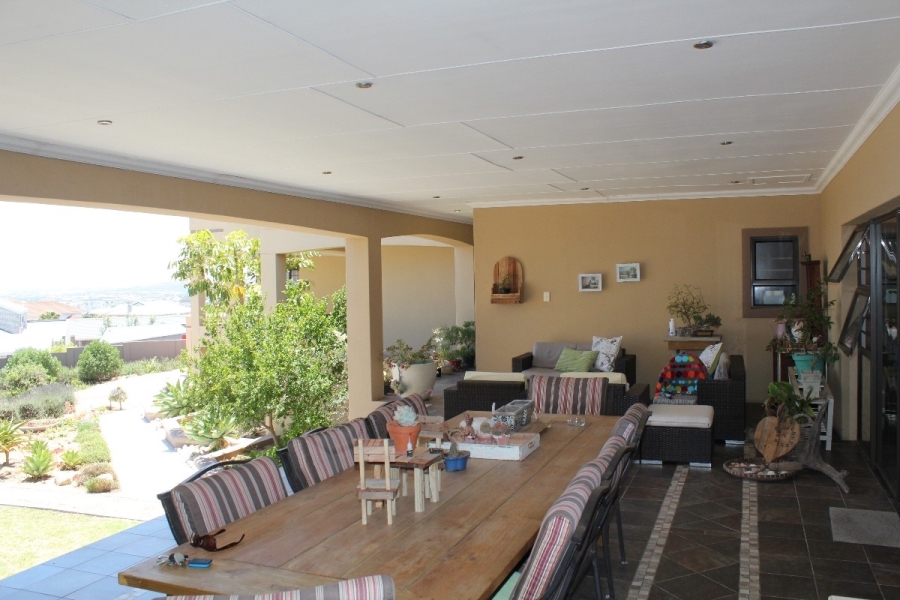 4 Bedroom Property for Sale in Myburgh Park Western Cape
